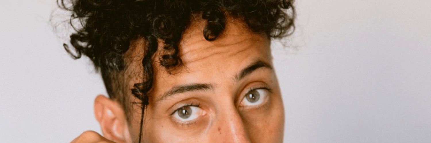 SCHALK BEZUIDENHOUT LIVE AT STRANDKOMBUIS