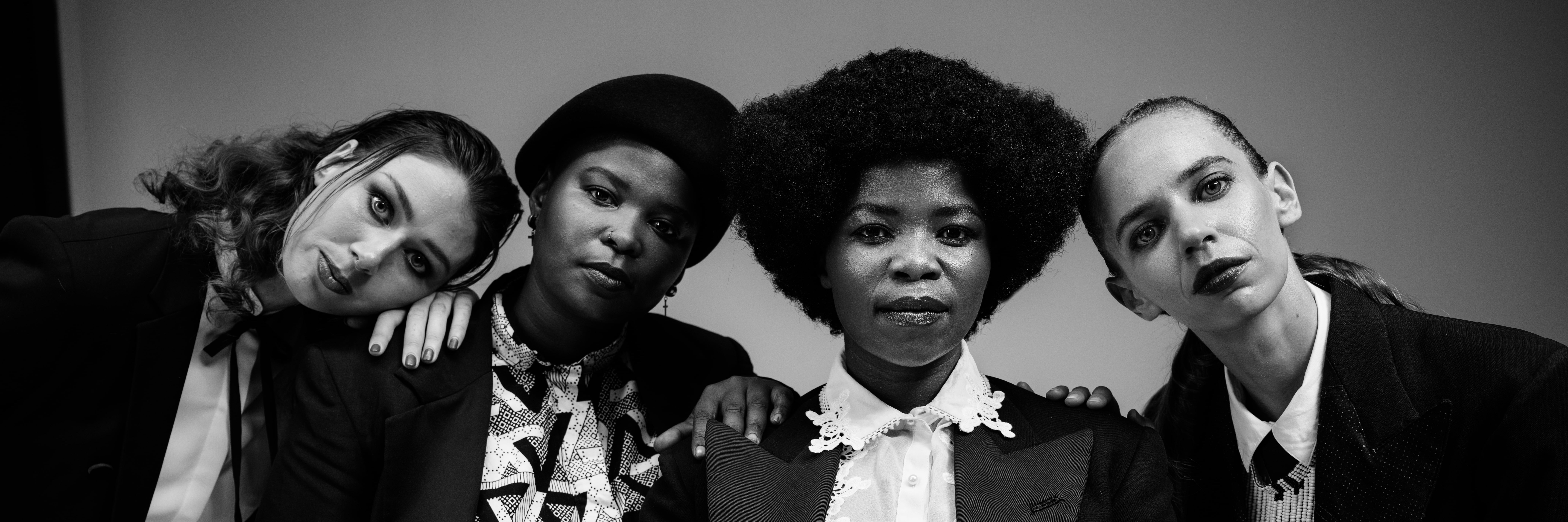 The One Who Sings and The Feminine Force - Outside Show!