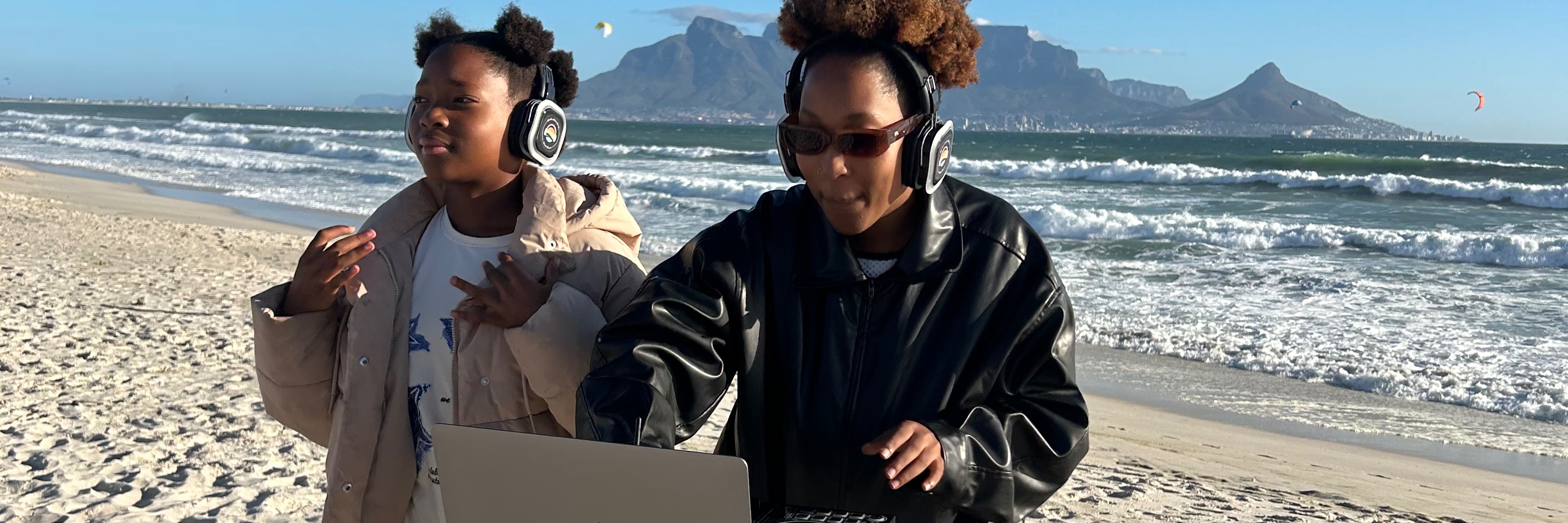 Return Headphones Silent Disco