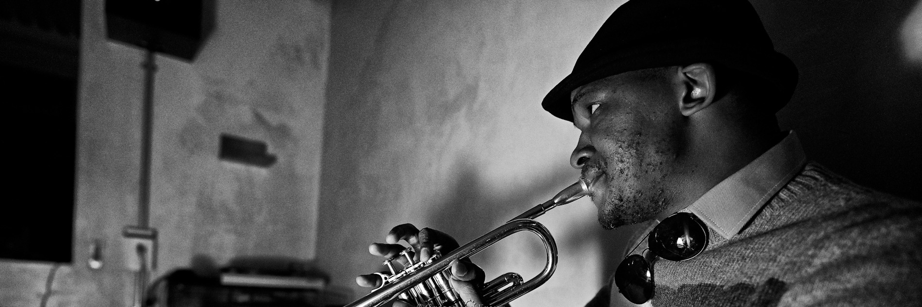 Mandla Mlangeni and band with guest pianist Yonela Mnana presented by Slow Life and The Cape Town Music Academy