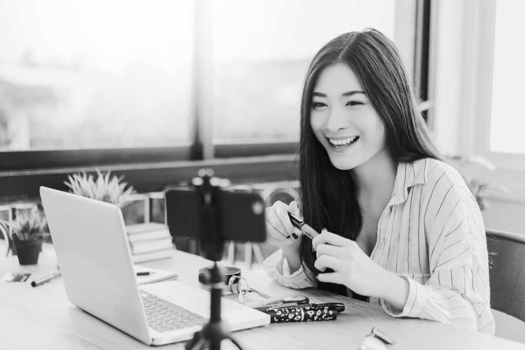 Living Library: Political Followings