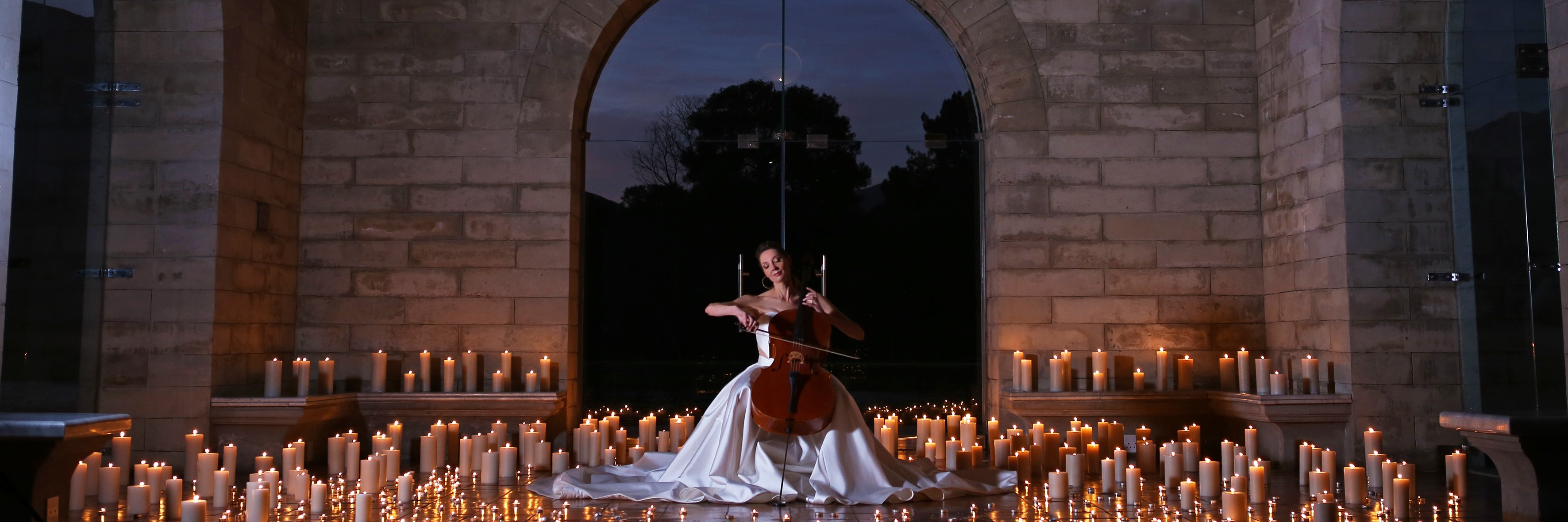 CAROL THORNS AT LA ROCHE