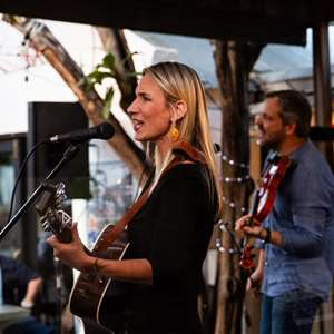 Jenny & James - an Outside Golden Circle show!