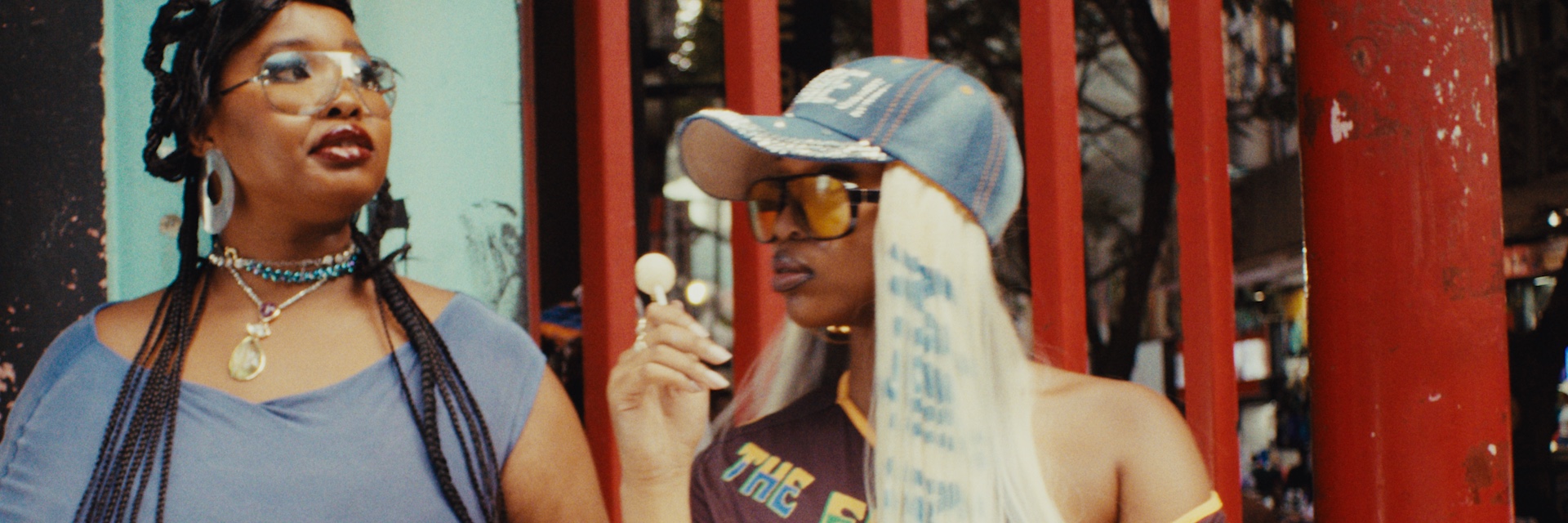 Big Queen on Small Street