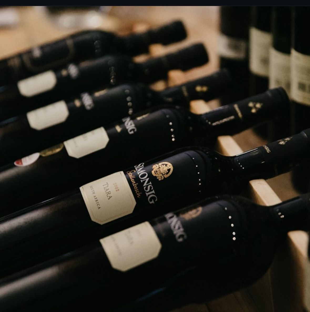 VINTAGES IN CONVERSATION BY SIMONSIG
