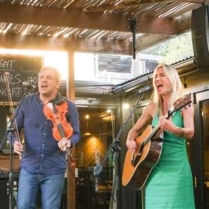 Jenny & James LIVE! @ café Roux