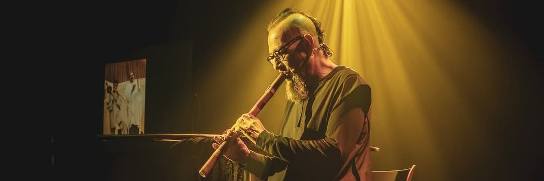 Hilton Schilder LIVE at THE THEATRE DINING ROOM, Brass Bell